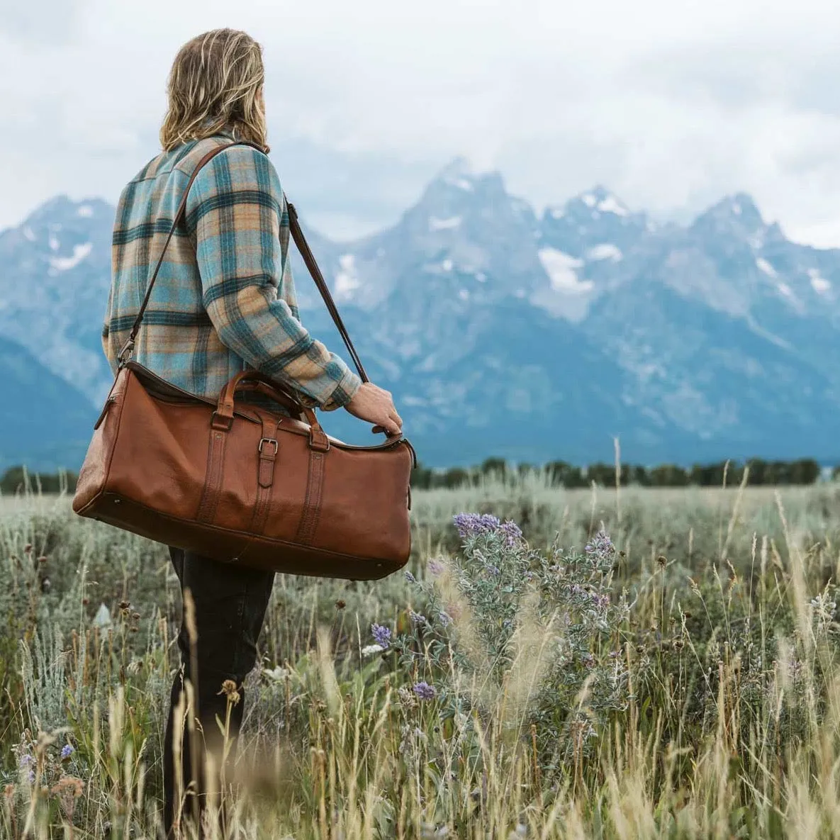 Dazzlo Vegetable-Tanned Full-Grain Leather Duffel Bag - Amber Brown - 25"