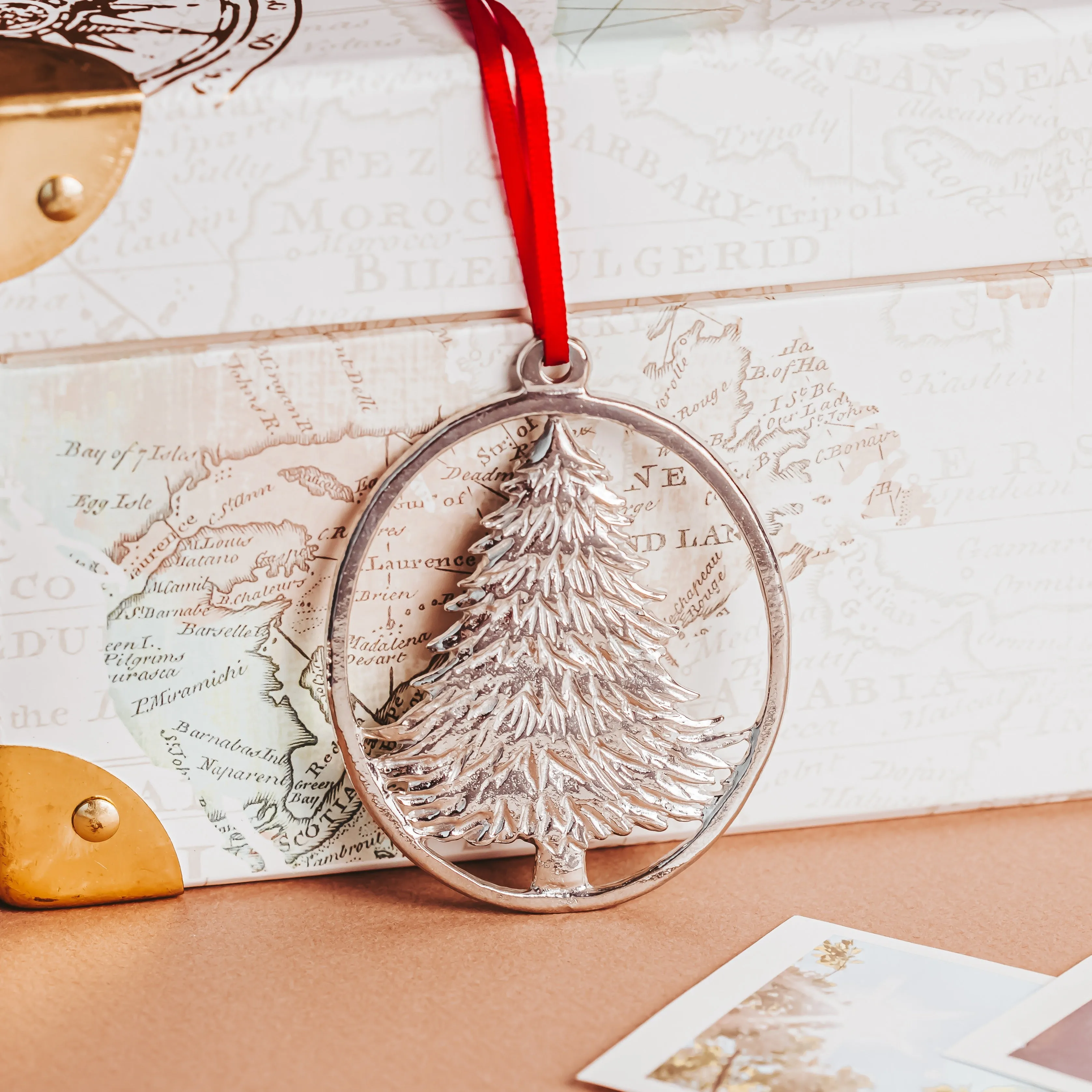 Washington Gifts - Apple - Mountain - Evergreen Tree - Christmas Ornaments